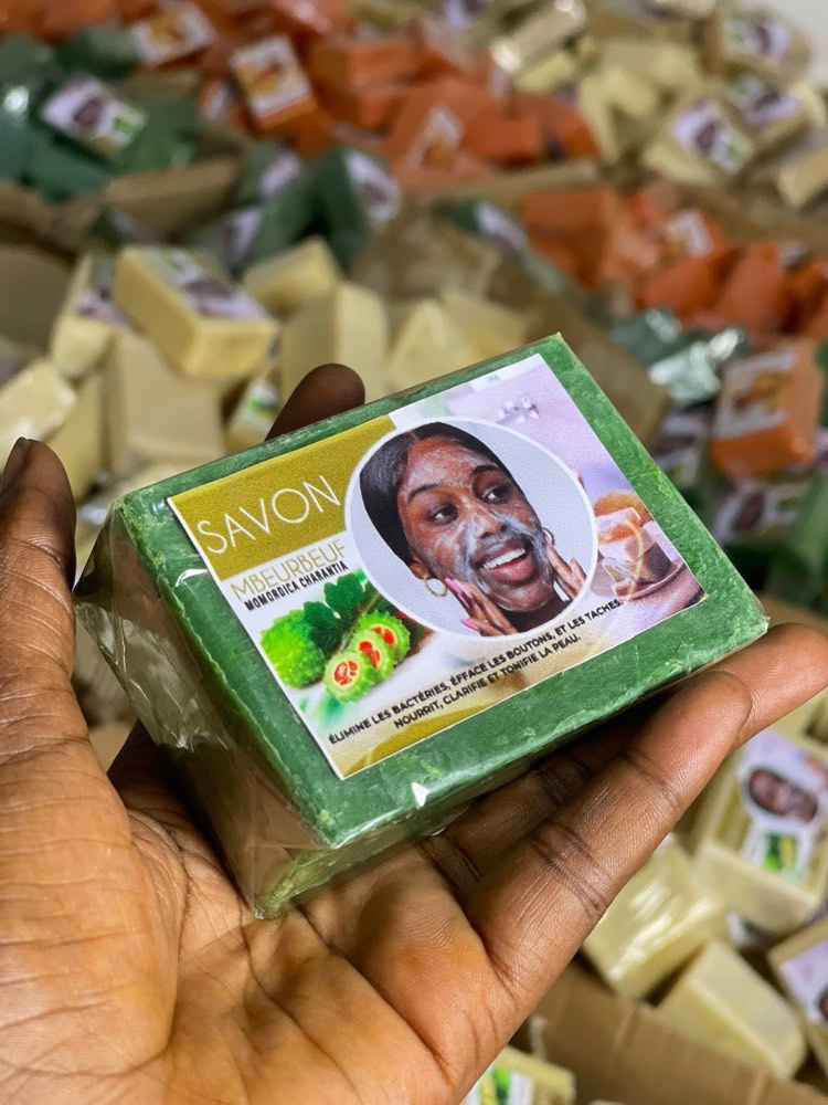 Des savons  à base de mbeurbeuf et collagène très efficace contre les boutons, les taches et acnés 😍 - Photo 2